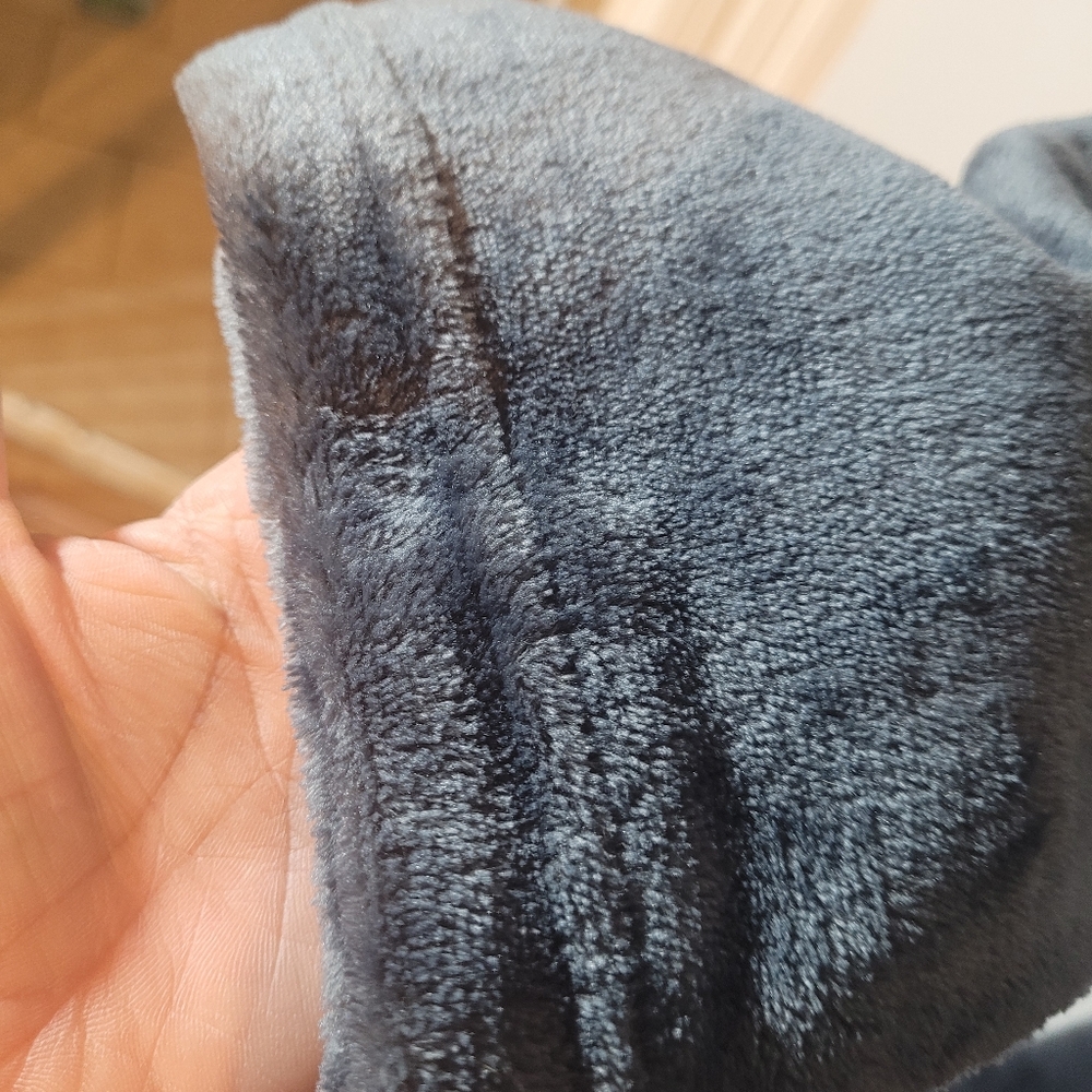 Unisex  Plush Gray Robe - Picture 8 of 11
